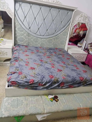 غرفة نوم ملكية 6 قطع للبيع في بغداد