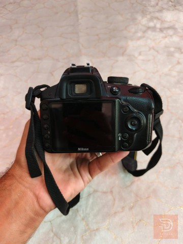 نيكون D3200 مستعمل للبيع في بغداد