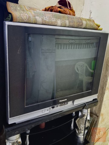 ميز بلازما وتلفزيون شغال مستعمل للبيع في واسط