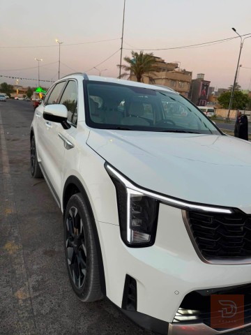 الكي كيا سورنتو 25 داتا شو ويل 20 white للبيع في بابل