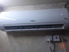 مكيف توست انفيرتر طن ونص جديد للبيع في بغداد