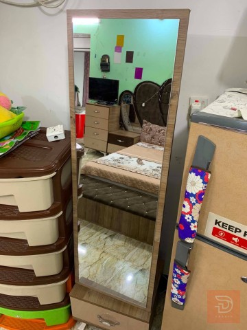 غرفة تركيا تكمه نظيفة جداً مستعمل للمقايضة في بغداد