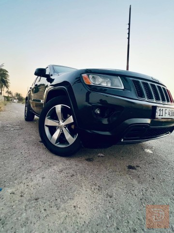 جيب شيروكي 2012 محدثة 2015 للبيع في بغداد