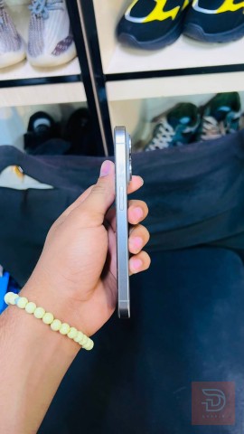 آيفون 15 برو مستعمل للبيع في البصرة