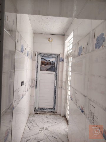 بيت 100 متر بناء حديث جاهز للسكن جديد للبيع في بغداد