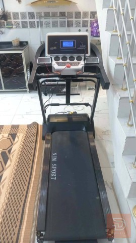 جهاز جري يتحمل وزن 150 كغم مستعمل للبيع في واسط