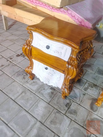 غرفة نوم ابيض طافي للبيع في بغداد