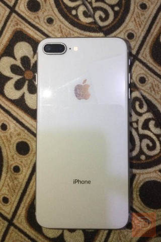 iPhone 8 Plus نظيف