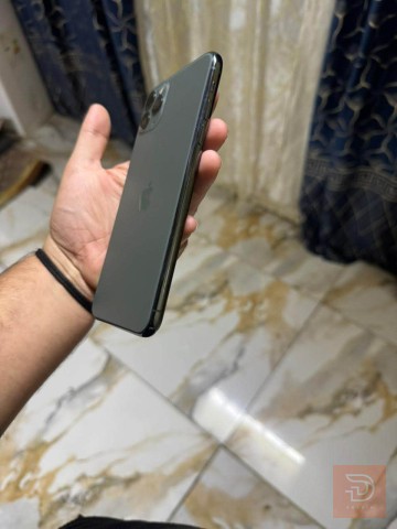 ابل ايفون 11 برو ماكس ذاكرة 256 جيجابايت زيتوني للبيع في بغداد