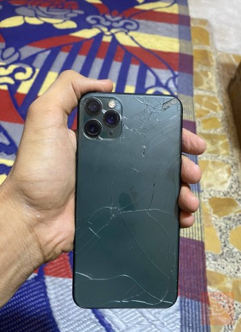 ايفون 11 برو ماكس 64 غيغا مستعمل للمقايضة في بغداد