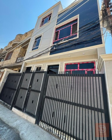 منزل طابقين ونص 50 متر للبيع في بغداد