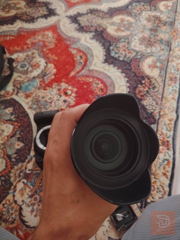 نيكون D5500 مع عدسة تاميرون مستعمل للبيع في الديوانية