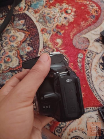 نيكون D5500 مع عدسة تاميرون مستعمل للبيع في الديوانية