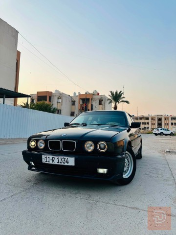 بي ام دبلو BMW ازرق نيلي 1990 للبيع في بغداد