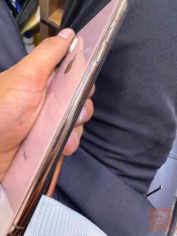 آيفون Xs max ذاكرة 256 مستعمل للبيع في النجف الأشرف