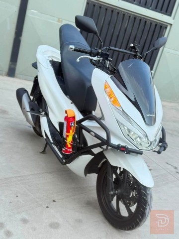 هوندا دراجة pcx الجيل الثالث جديد للبيع في بغداد