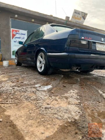 سيارة موديل 94 نظيفة للبيع في النجف الأشرف