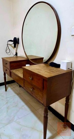 ميز للبيع في بغداد