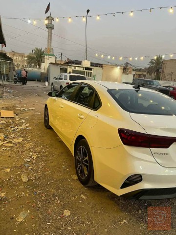 تويوتا كورولا فورتي سالتي 2023 لون ابيض صدفي للبيع في بغداد