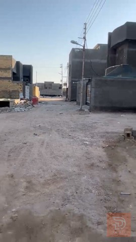 بيتين مساحة كل بيت 100 متر للبيع في البصرة