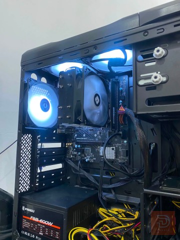 كمبيوتر مكتبي بمواصفات Ryzen 5 3400g مستعمل للبيع في البصرة