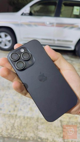 ايفون 16 pro ملحقاته كاملة مستعمل للبيع في بغداد