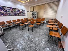 مقاعد دراسية خشب درجة اولى العدد 30 مستعمل للبيع في بغداد