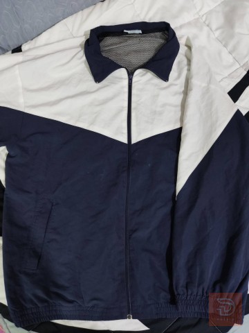 قميص رجالي بالة قياس XL مستعمل للبيع في بغداد