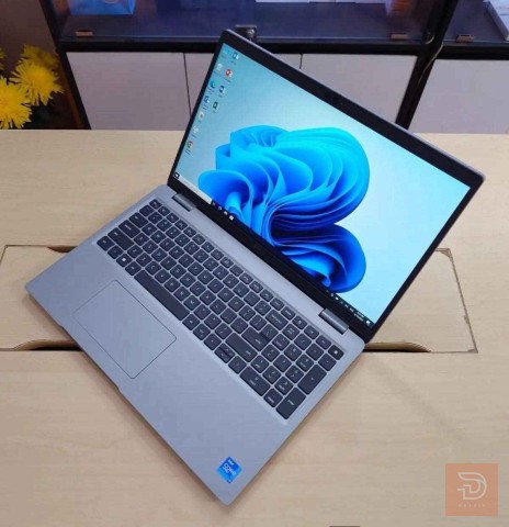 لابتوب DELL precision 3560 شاشة لمس للبيع في بغداد