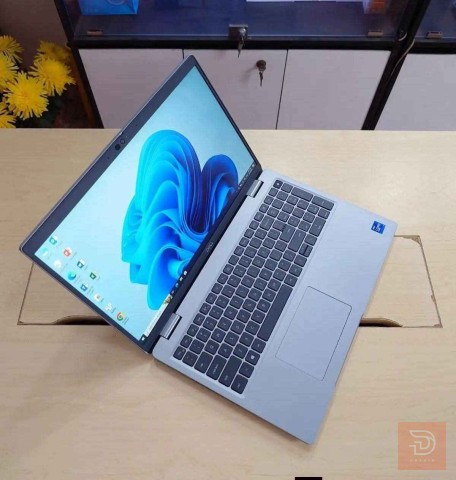 لابتوب DELL precision 3560 شاشة لمس للبيع في بغداد