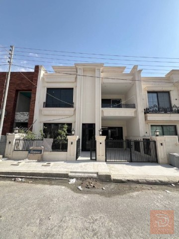 بيت في منطقة هةواري شار للبيع في أربيل