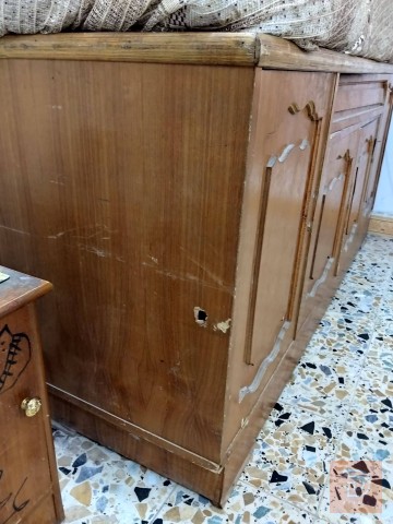 بوفيه مستعمل يحتاج ترتيب للبيع في واسط
