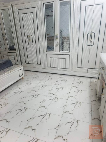 مشتمل مع أثاث في شارع النفط 127 مكان للبيع في واسط