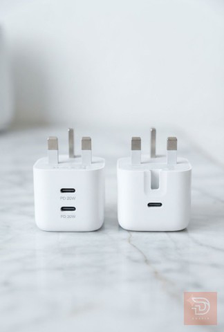 شاحن ايفون اصلي PD 20W للبيع في بغداد
