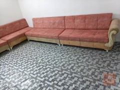 ديوان 12 مقعد نظيف جدا مستعمل للبيع في كربلاء المقدسة
