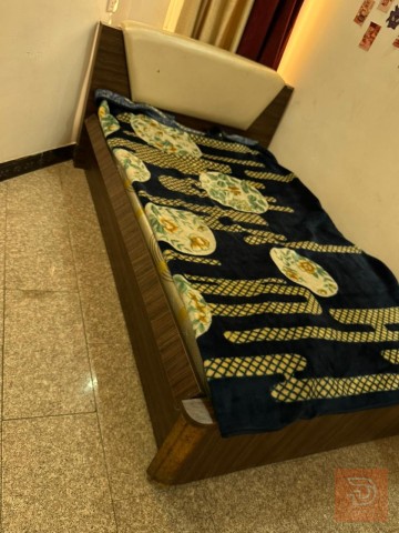 ايدول غرفة نوم جرابي اثنين نفر ونص للبيع في بغداد
