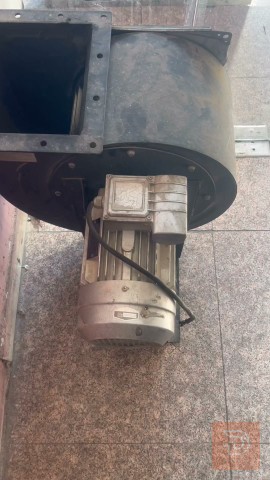ساحبة هواء مفرغة نظام دكت مستعمل للبيع في بغداد