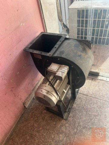 ساحبة هواء مفرغة نظام دكت مستعمل للبيع في بغداد