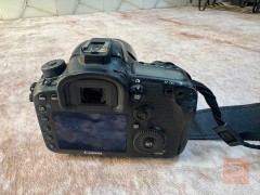 كاميرا كانون 7D mark2 مع ملحقات مستعمل للبيع في بغداد