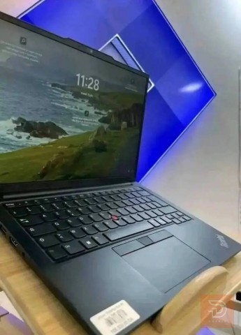 لابتوب Lenovo الجيل العاشر 14 انج للبيع في بغداد