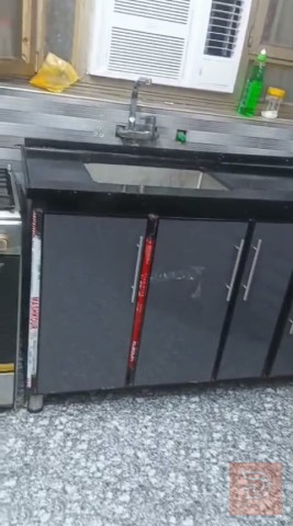 سنك تفصال نظيف جدا جديد للبيع في بغداد