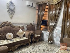 تخم ٨ مقاعد مع البردات والتلبيسه مستعمل للبيع في بغداد