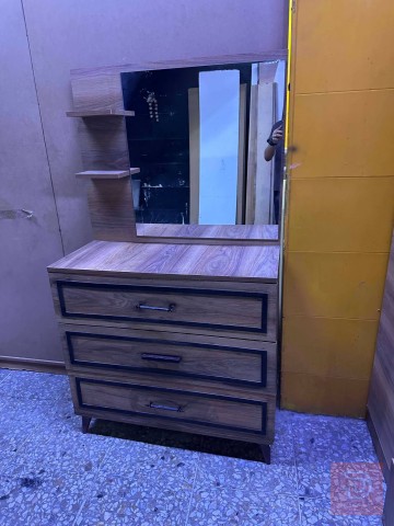 غرفة نوم مستعملة نظام أسلايت للبيع في بغداد