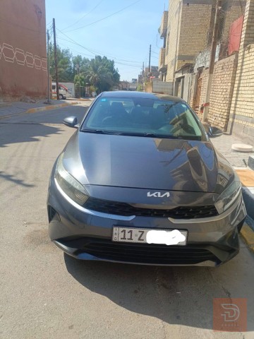 فورتي 2023 وردي للبيع في بغداد