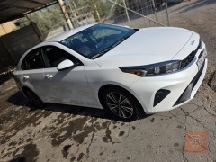 كيا K4 2025 لون سمنتي للبيع في بغداد
