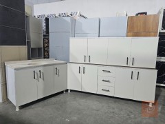 كاونتر MDF خشبي مترين مع سنك مرمر للبيع في بغداد