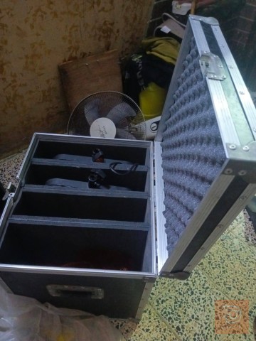 سيت إضاءة مع استنادات ثلاث قطع جديد للبيع في بغداد