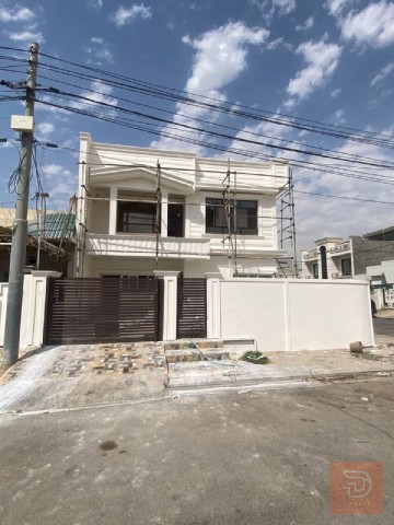 بيت في مجمع منارة ركن 200متر للبيع في أربيل
