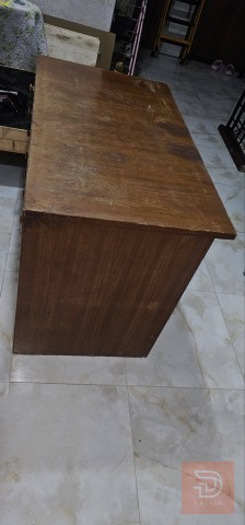 ميز زجاج وميز خشب للبيع في واسط