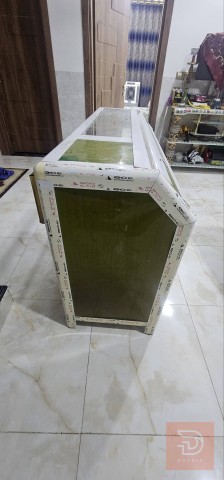 ميز زجاج وميز خشب للبيع في واسط